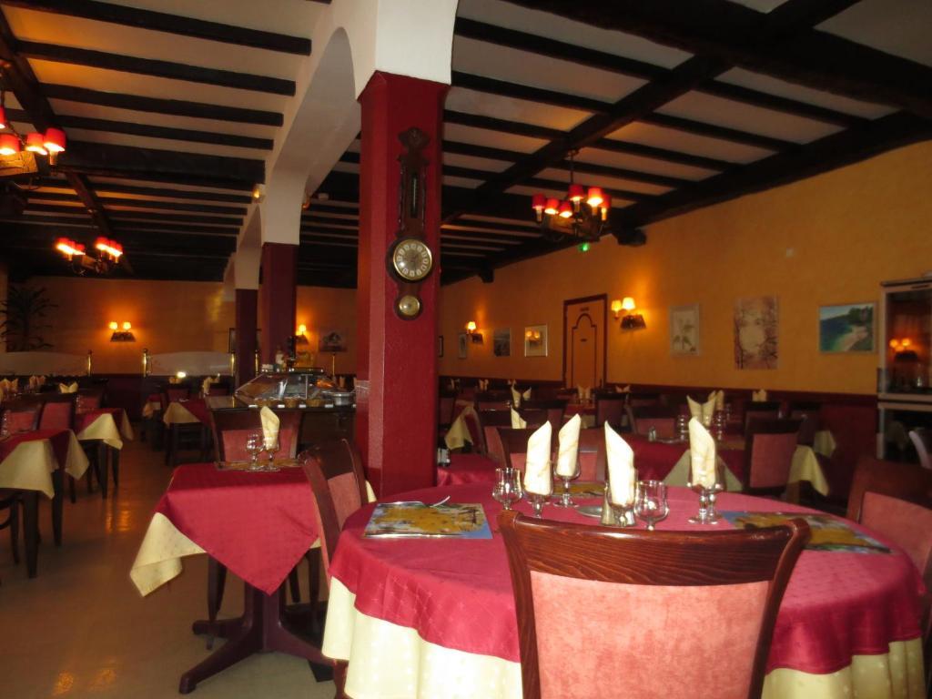 Hotellerie Du Centre Salies-du-Salat Bagian luar foto