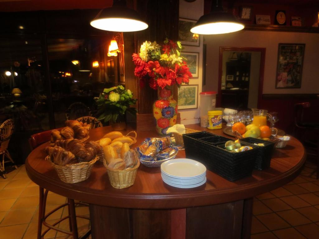 Hotellerie Du Centre Salies-du-Salat Bagian luar foto