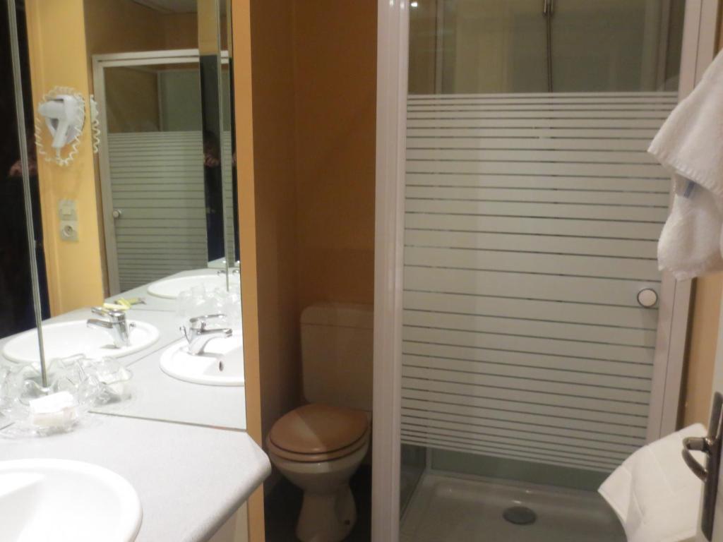Hotellerie Du Centre Salies-du-Salat Ruang foto